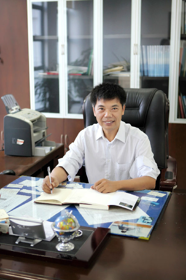 张林龙.jpg 张林龙.jpg